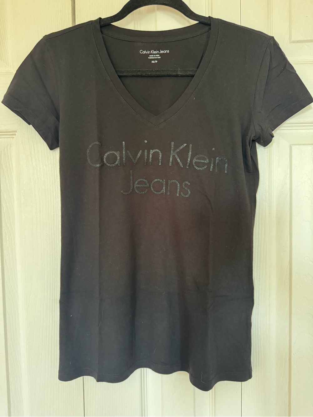 Calvin Klein Jeans Women's Black V-Neck Logo Tee